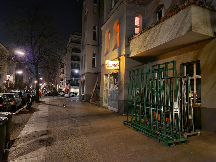 Auch d&uuml;stere Ecken werden gut ausgeleuchtet. (Bild: Tobias K&ouml;ltzsch/Golem.de)